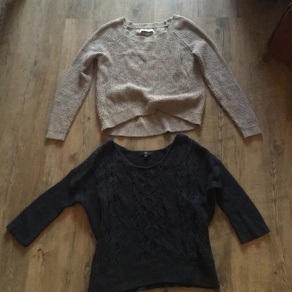 Light crop tip sweaters